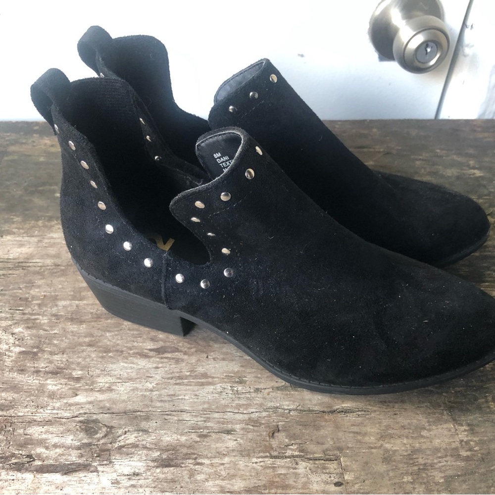 R2 300512 Women’s Black Suede Ankle Boots with Silver Studs Size 9.5M